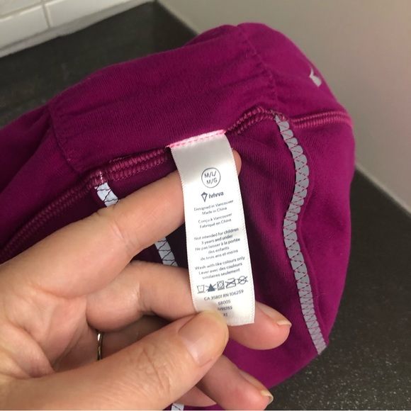 Ivivva by Lululemon reversible girl’s beanie - Picture 10 of 11